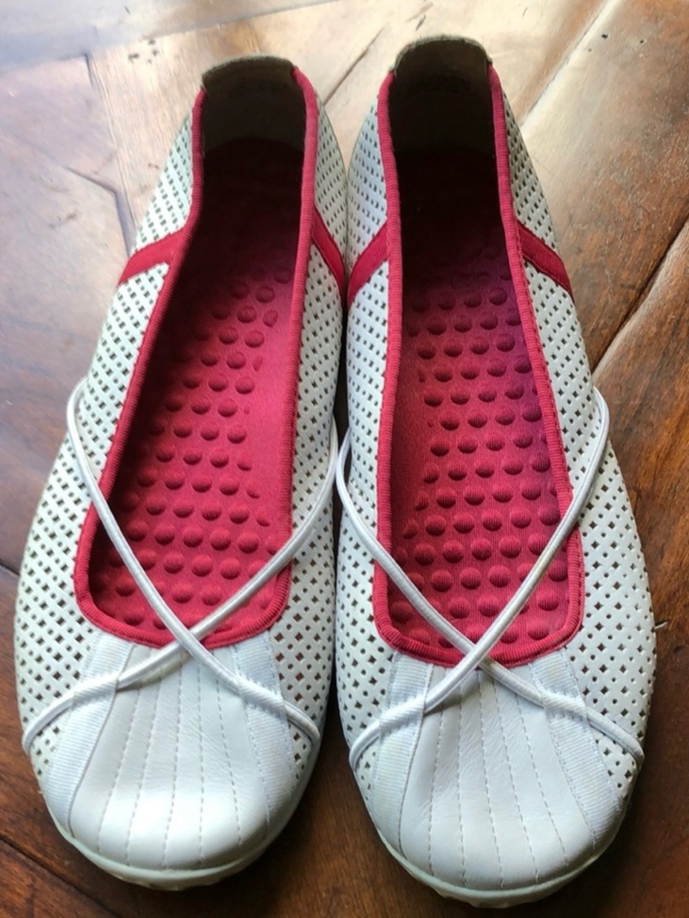Privo White and Fuchsia Red Sporty Flats with Elastic Straps